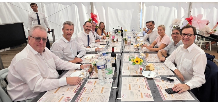 Foire de Chalons en C. 04/09/2024 - Des membres du bureau Numica avec la ministre Anne Le Hénanff